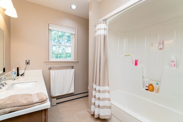 25 Windsor Dr, Foxboro, MA 02035