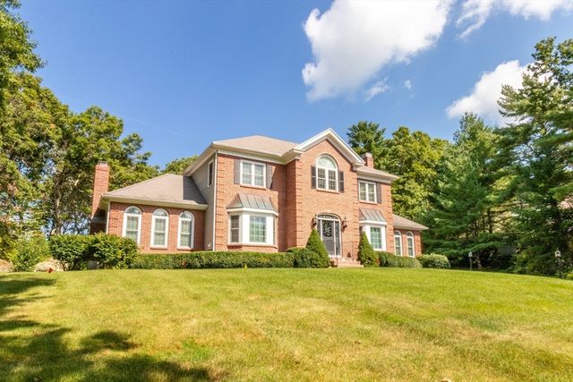 25 Windsor Dr, Foxboro, MA 02035
