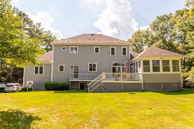 25 Windsor Dr, Foxboro, MA 02035