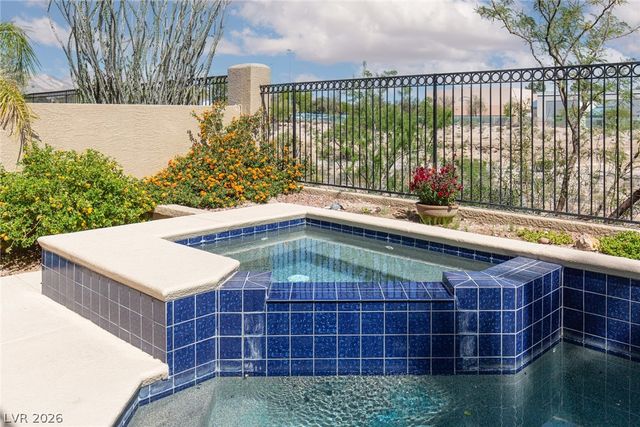 8528 Estrelita Drive, Las Vegas, NV 89128