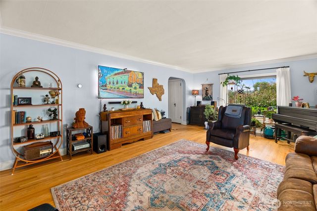 304 Scenic Way, Kent, WA 98030