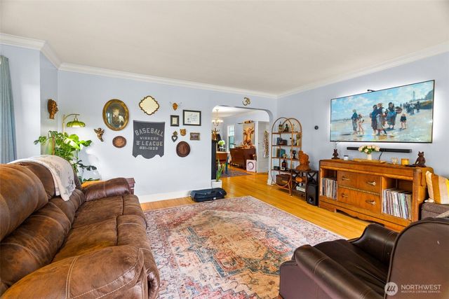 304 Scenic Way, Kent, WA 98030