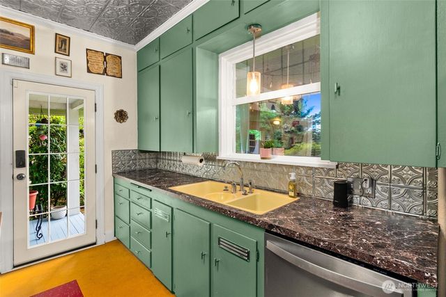 304 Scenic Way, Kent, WA 98030