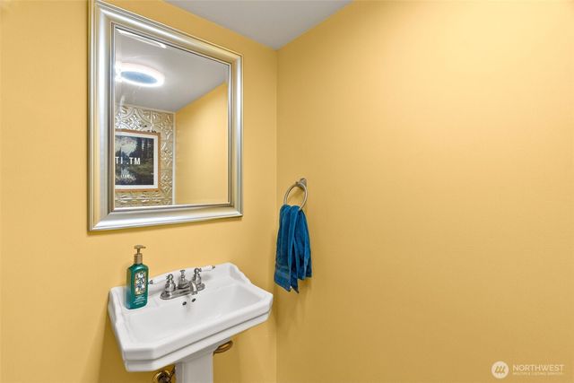 304 Scenic Way, Kent, WA 98030
