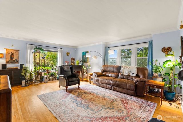 304 Scenic Way, Kent, WA 98030