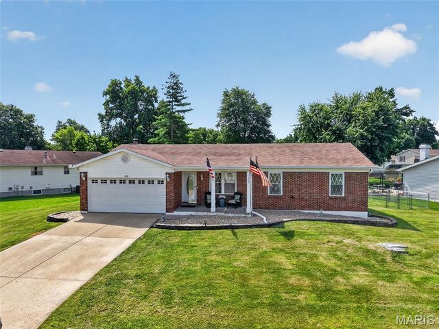 108 Sunny Hill Boulevard, St Peters, MO 63376