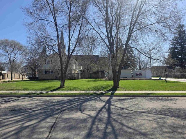 239 W WATER STREET, Brillion, WI 54110