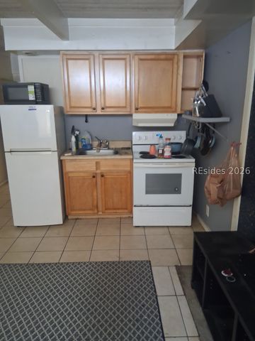 101 Woodhaven Dr Apt 33, Hilton Head Island, SC 29928