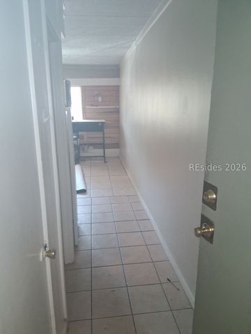 101 Woodhaven Dr Apt 33, Hilton Head Island, SC 29928