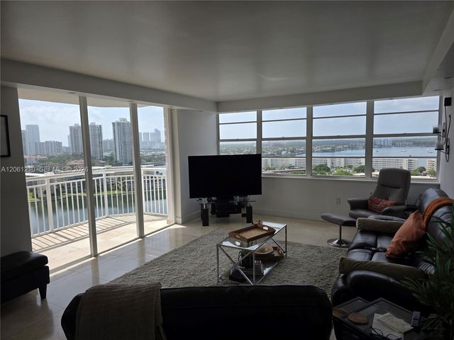 18081 Biscayne Boulevard 1805, Aventura, FL 33160