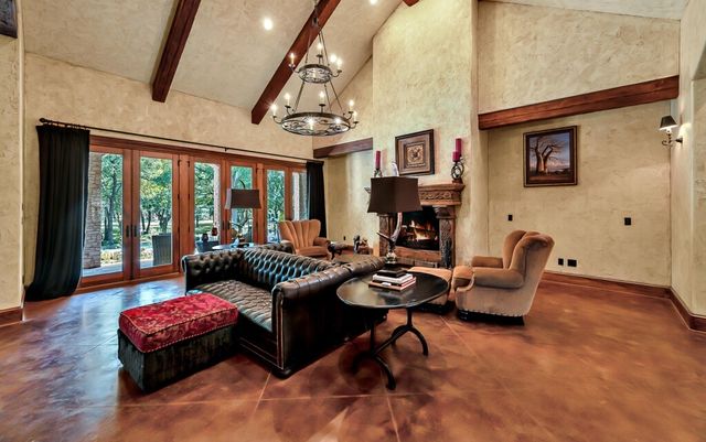 565 Lost Hunters Canyon, China Spring, TX 76633