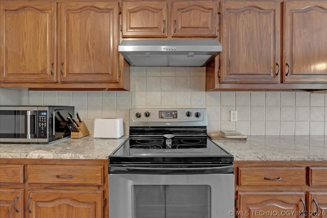 3216 Bermuda Drive, Sand Springs, OK 74063