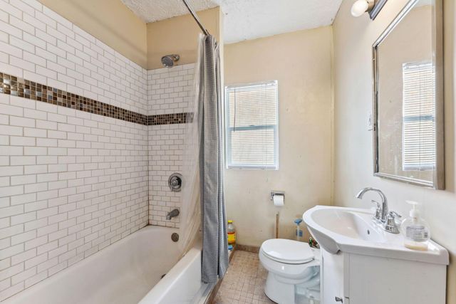 422 Chittenden Avenue, Columbus, OH 43201