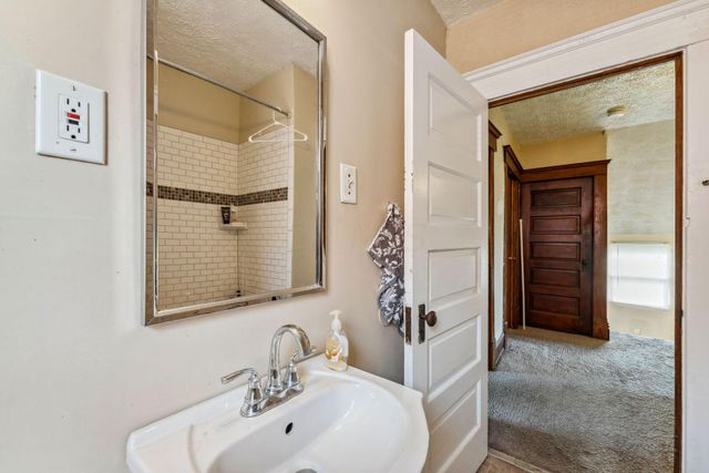 422 Chittenden Avenue, Columbus, OH 43201
