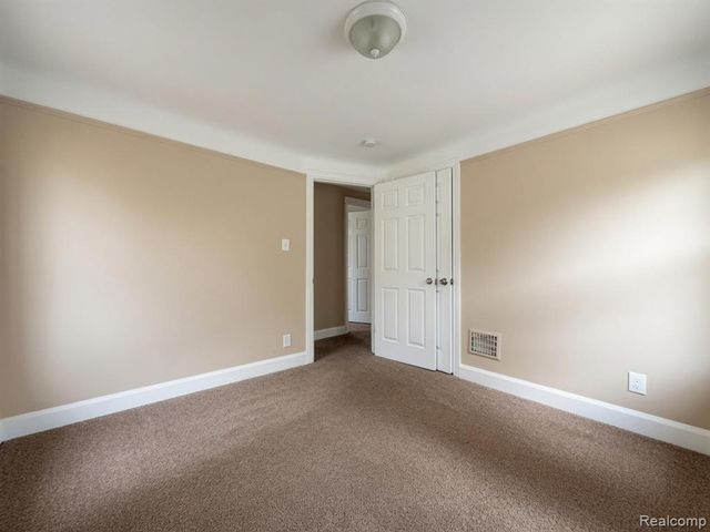 9161 Lakepointe Street, Detroit, MI 48224