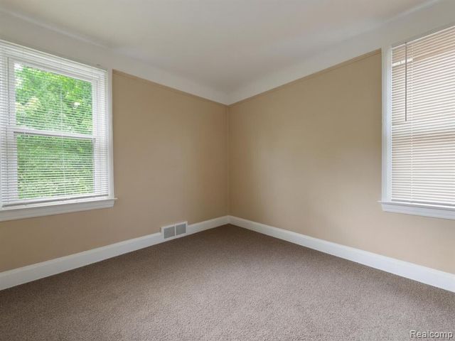 9161 Lakepointe Street, Detroit, MI 48224
