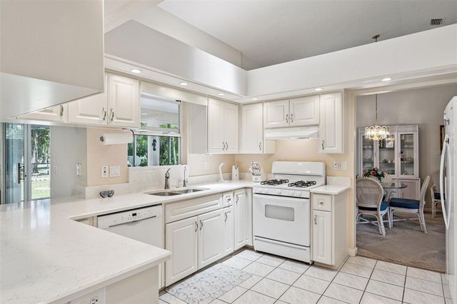 25933 NEWCOMBE CIRCLE, Leesburg, FL 34748