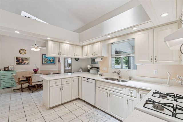 25933 NEWCOMBE CIRCLE, Leesburg, FL 34748