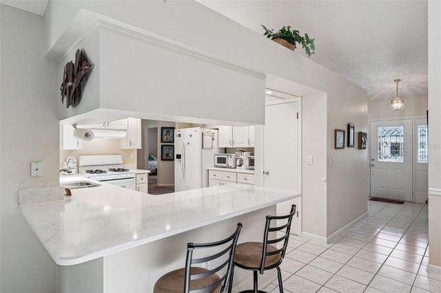 25933 NEWCOMBE CIRCLE, Leesburg, FL 34748