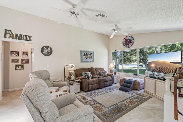 25933 NEWCOMBE CIRCLE, Leesburg, FL 34748