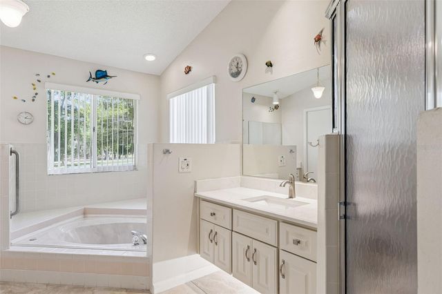 25933 NEWCOMBE CIRCLE, Leesburg, FL 34748