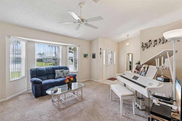 25933 NEWCOMBE CIRCLE, Leesburg, FL 34748