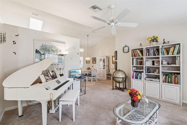 25933 NEWCOMBE CIRCLE, Leesburg, FL 34748