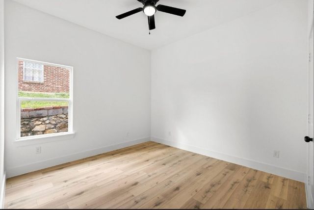 5516 Helmick Avenue, Fort Worth, TX 76107
