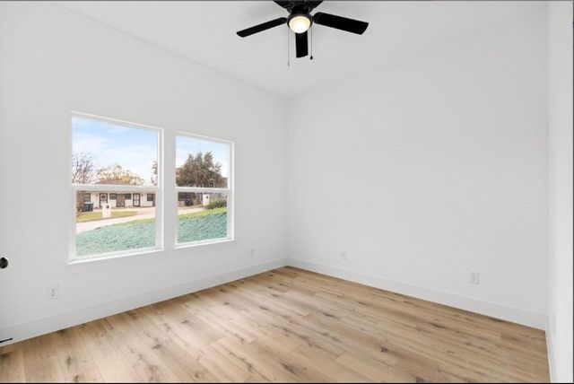 5516 Helmick Avenue, Fort Worth, TX 76107