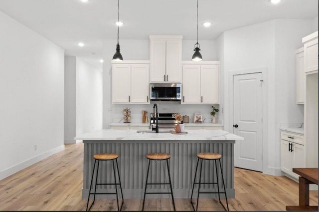 5516 Helmick Avenue, Fort Worth, TX 76107
