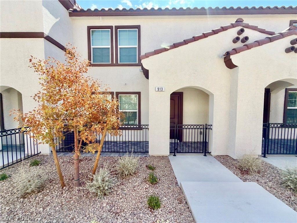 913 Rosy Starling Street, Henderson, NV 89011