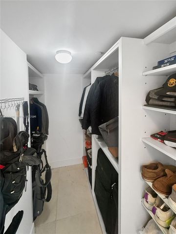 950 Brickell Bay Drive 3904, Miami, FL 33131