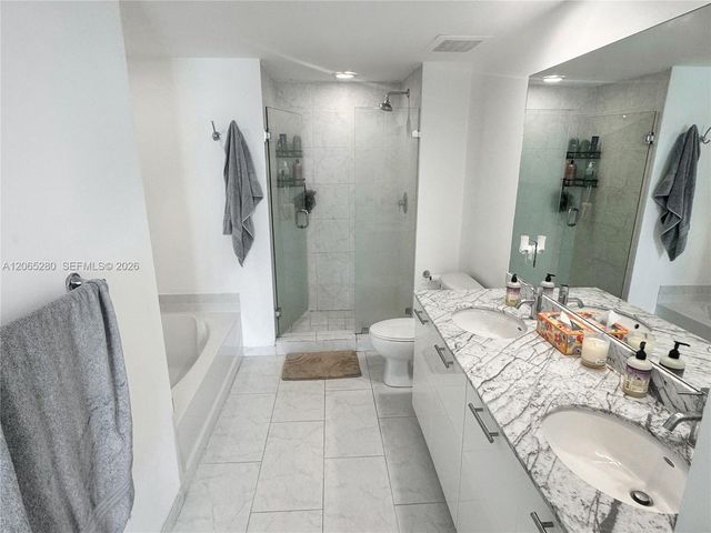 950 Brickell Bay Drive 3904, Miami, FL 33131