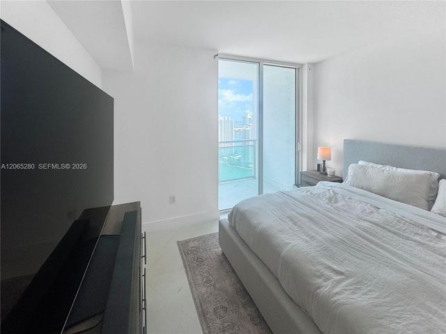950 Brickell Bay Drive 3904, Miami, FL 33131