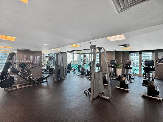 950 Brickell Bay Drive 3904, Miami, FL 33131