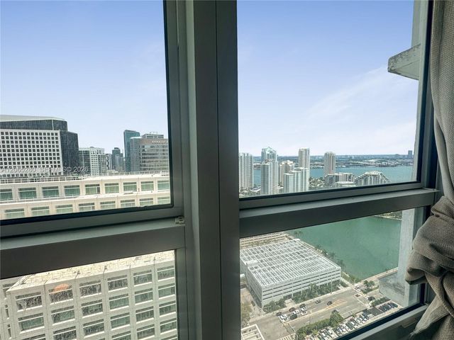 950 Brickell Bay Drive 3904, Miami, FL 33131