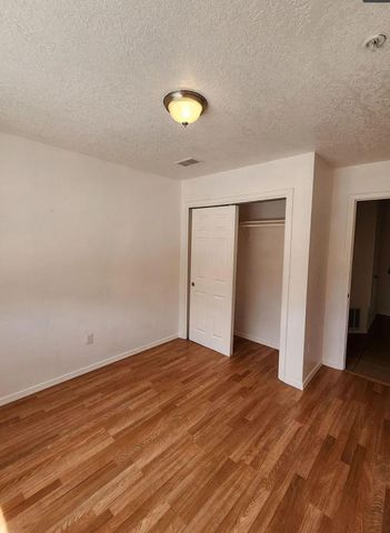 13305 Fruit Avenue NE, Albuquerque, NM 87123