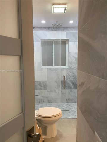 16761 SW 92nd Ave, Palmetto Bay, FL 33157