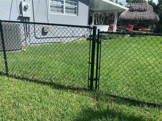 16761 SW 92nd Ave, Palmetto Bay, FL 33157