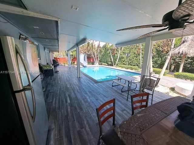 16761 SW 92nd Ave, Palmetto Bay, FL 33157