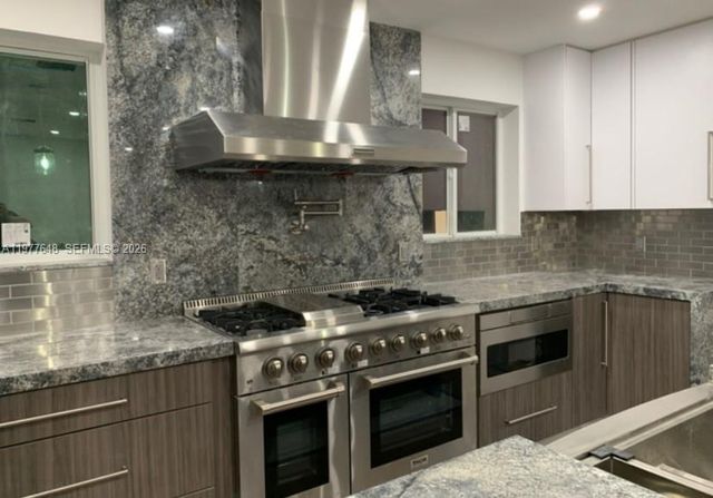 16761 SW 92nd Ave, Palmetto Bay, FL 33157