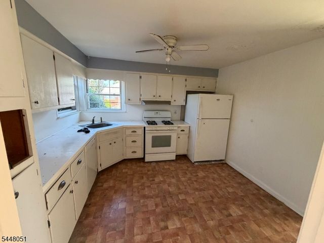2801 Dewitt Ter, Linden City, NJ 07036