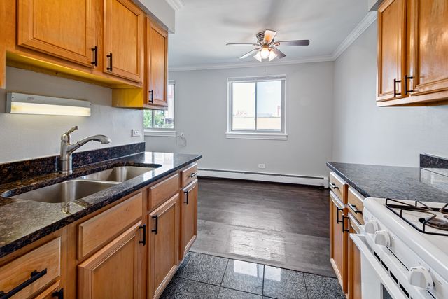 1060 W Hollywood Avenue 514, Chicago, IL 60660