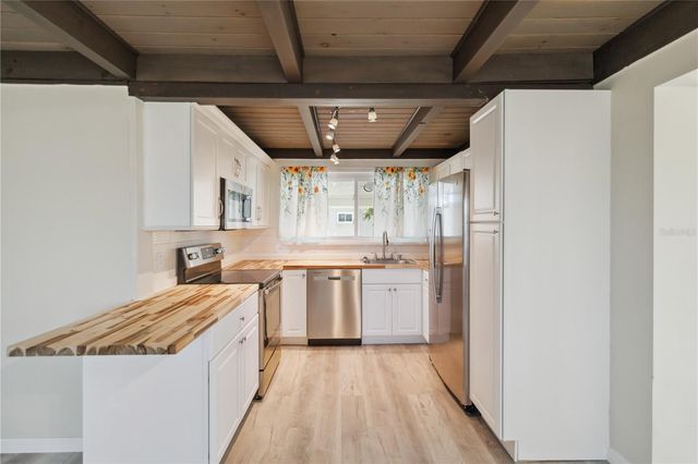 1305 ROCKY CREEK LANE, Englewood, FL 34224