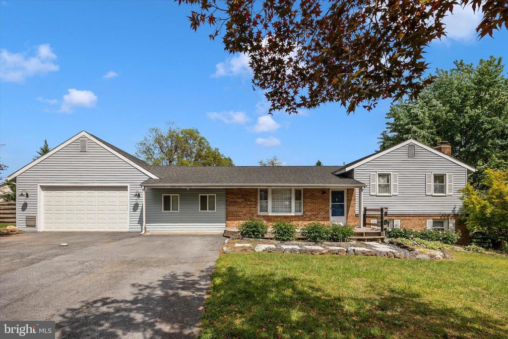 Image 1 of property listing at 3905 SUGARLOAF DR, Monrovia, MD 21770