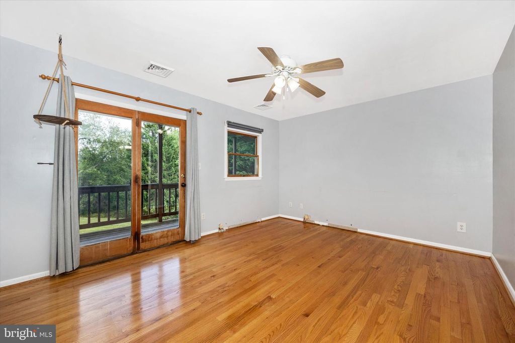Image 21 of property listing at 3905 SUGARLOAF DR, Monrovia, MD 21770