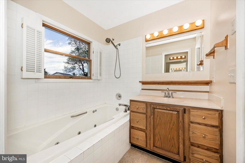 Image 24 of property listing at 3905 SUGARLOAF DR, Monrovia, MD 21770
