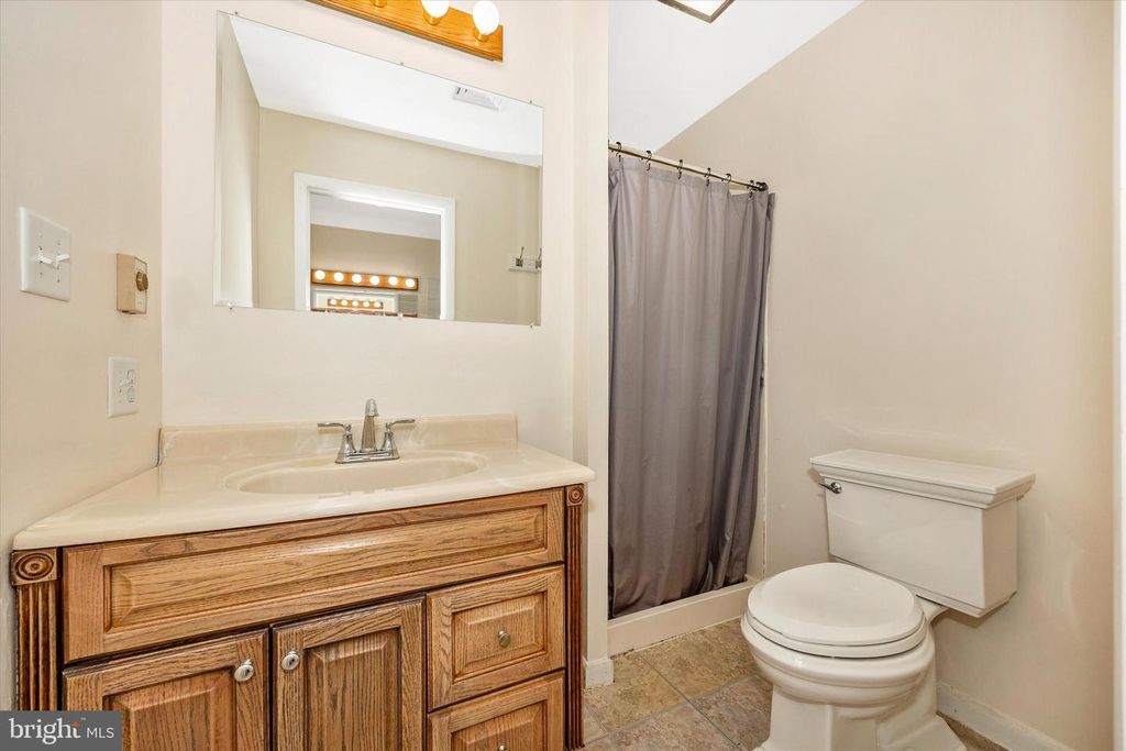 Image 25 of property listing at 3905 SUGARLOAF DR, Monrovia, MD 21770