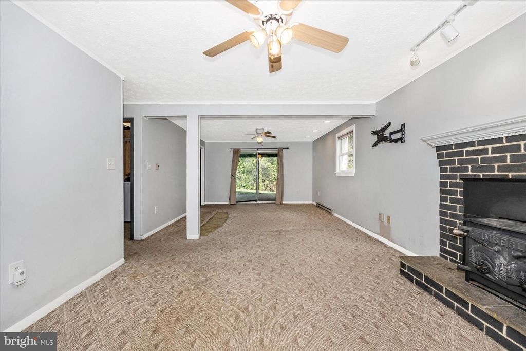 Image 30 of property listing at 3905 SUGARLOAF DR, Monrovia, MD 21770