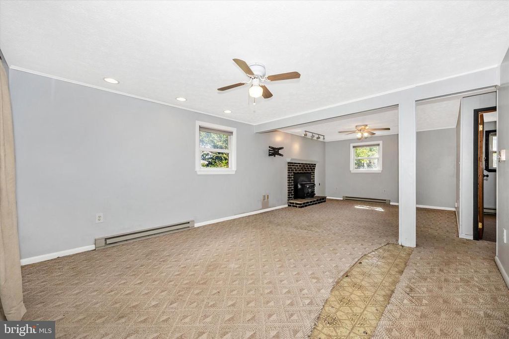 Image 31 of property listing at 3905 SUGARLOAF DR, Monrovia, MD 21770